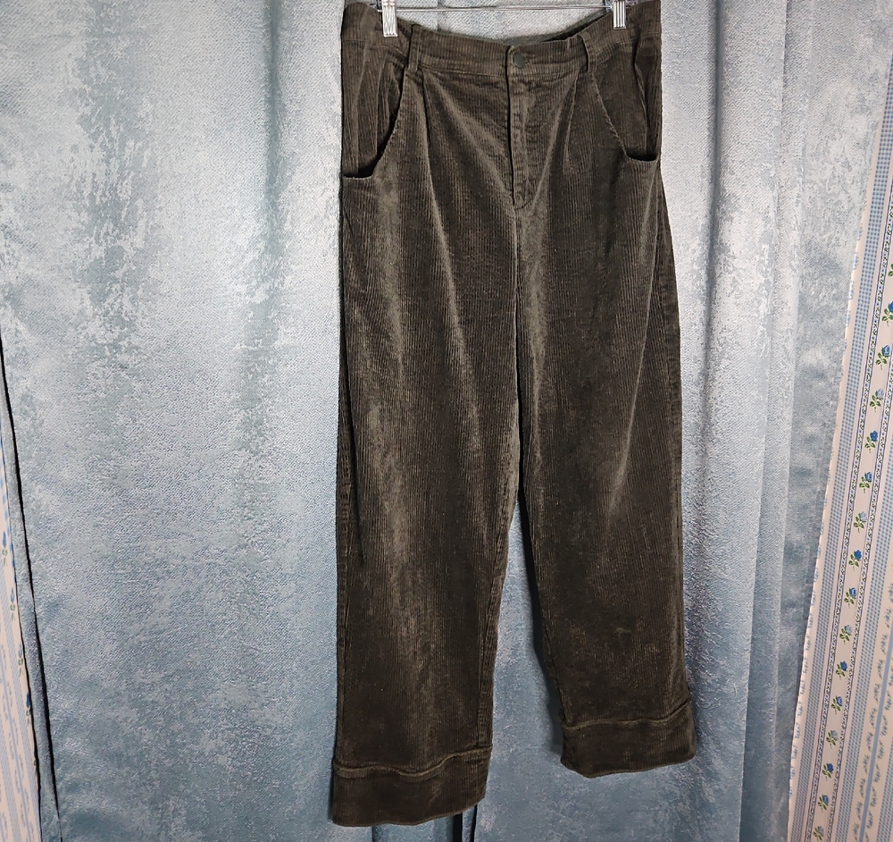 her. Womens Forest Green Corduroy Cropped Ankle Trousers with Elastic Waistband